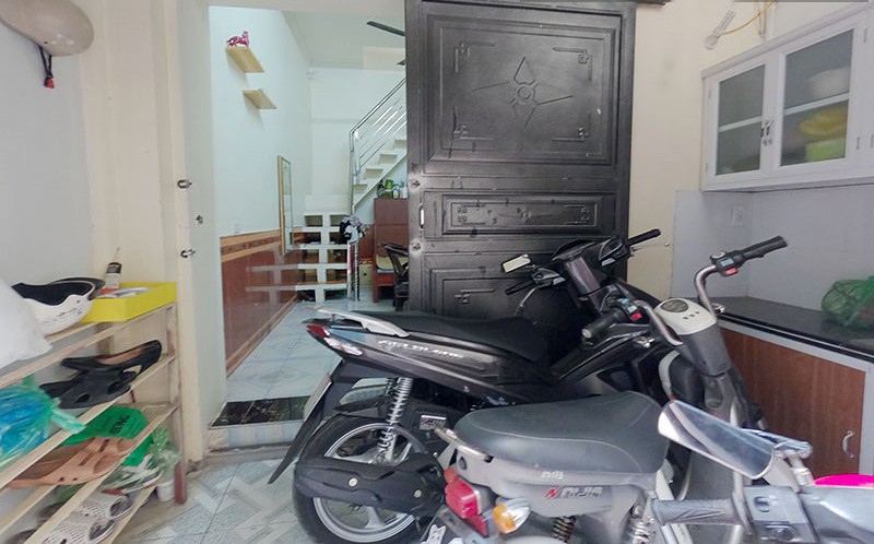 Bán nhà Lê Đại Hành, 3 tầng, DT 35m2, Sát mặt tiền, giá 4,3 tỷ