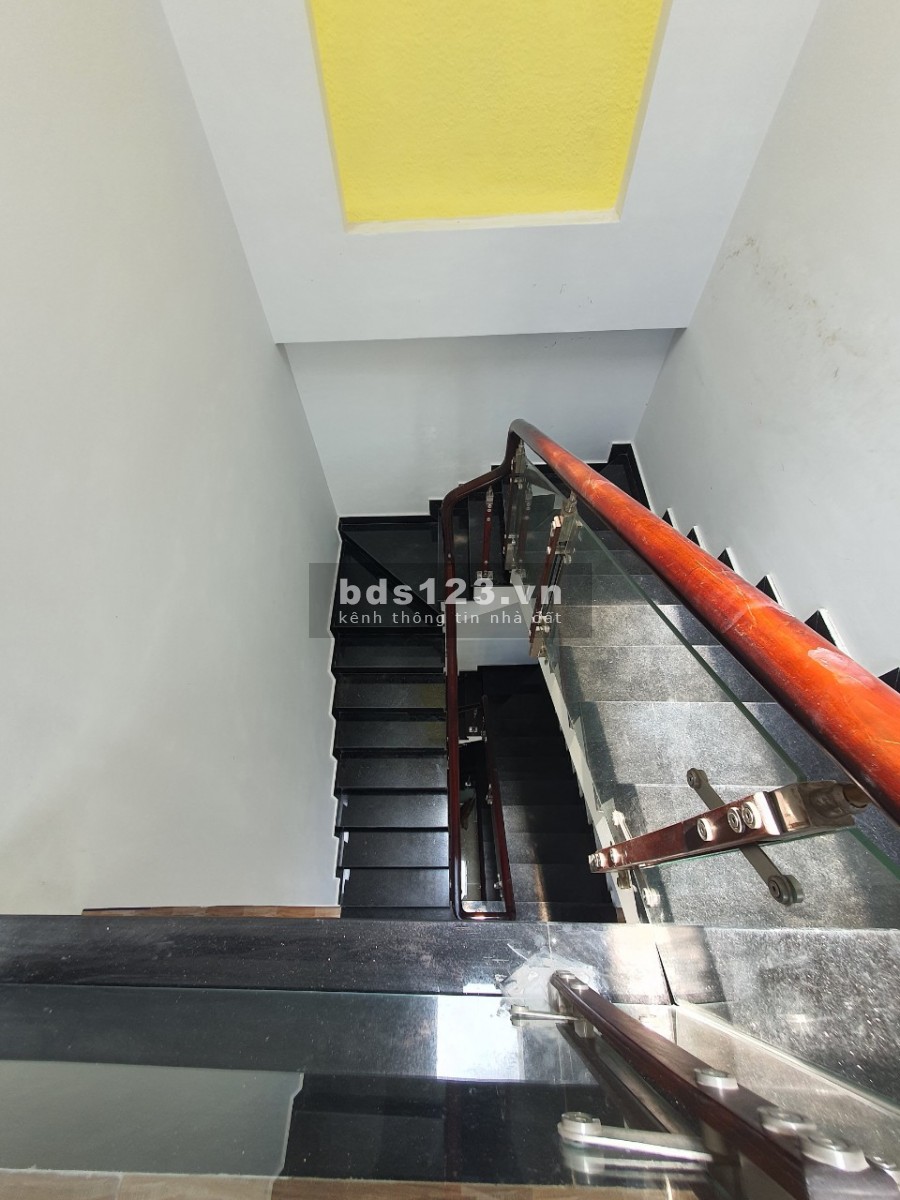 CHO THUÊ MẶT BẰNG KINH DOANH VĂN PHÒNG 50A ĐỒNG XOÀI, P13. Q TÂN BÌNH, HCM