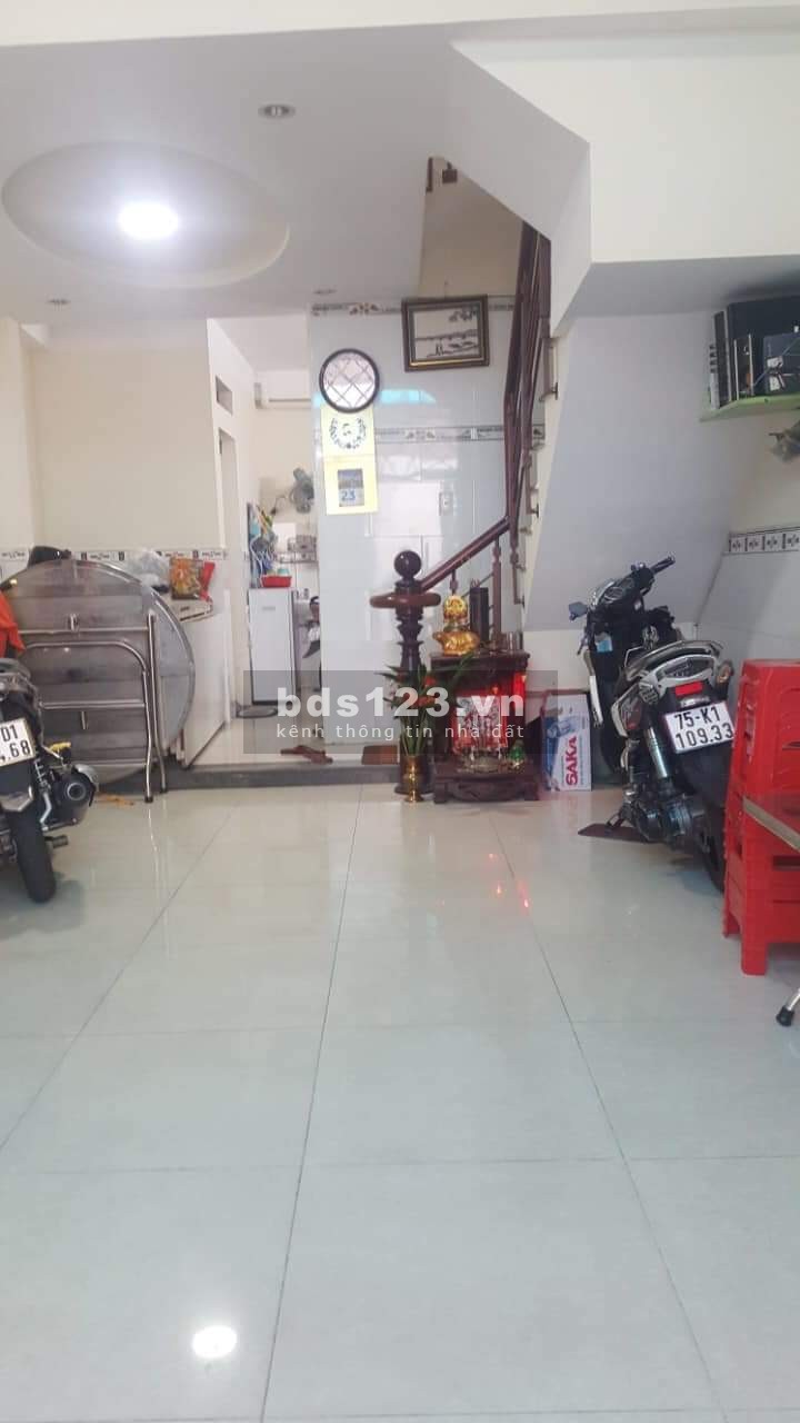 Nhà 1 trệt 2 lầu sân thượng 140m2 Lý Thường Kiệt Q. Tân Bình giá 4.8 tỷ