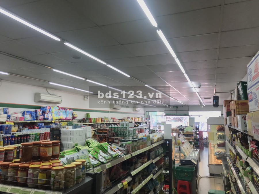 Mặt bằng kinh doanh mặt tiền đường Huỳnh Tấn Phát, diện tích 180m2