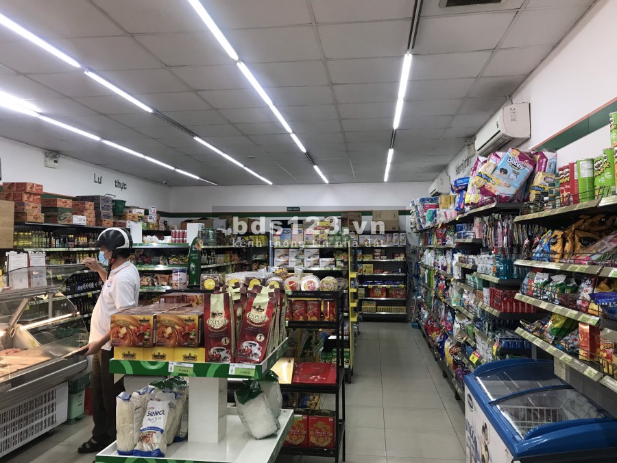 Mặt bằng kinh doanh mặt tiền đường Huỳnh Tấn Phát, diện tích 180m2