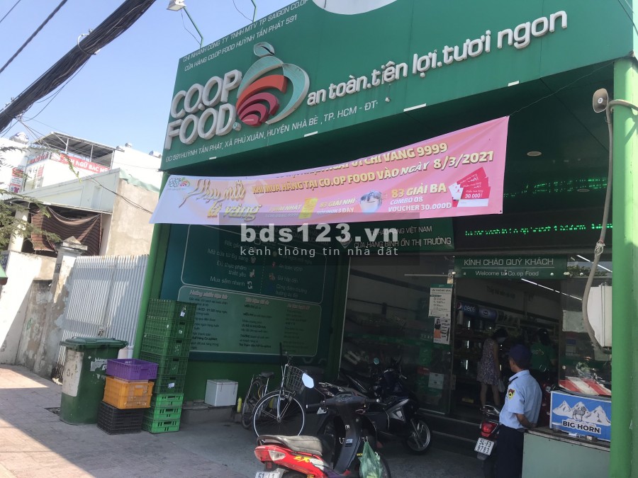 Mặt bằng kinh doanh mặt tiền đường Huỳnh Tấn Phát, diện tích 180m2