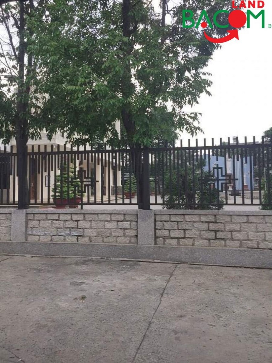Nhà Tam Hòa 168m2 ngang 7m, gần giáo xứ Bùi Thượng, cách Xa lộ Hà Nội chỉ 200m