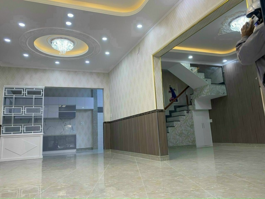 Bán nhà phố cao cấp đường Huỳnh Tấn Phát, Phú Xuân, Nhà Bè giá 5.95 tỷ