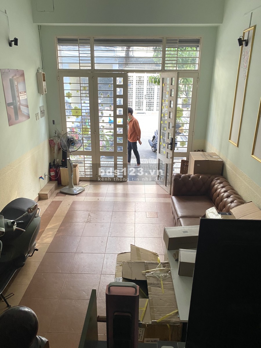 CHDV Nguyễn Hữu Cảnh. Trệt lửng 3 lầu, full cải tạo 8 phòng giá 25tr/th. Chốt nhanh.
