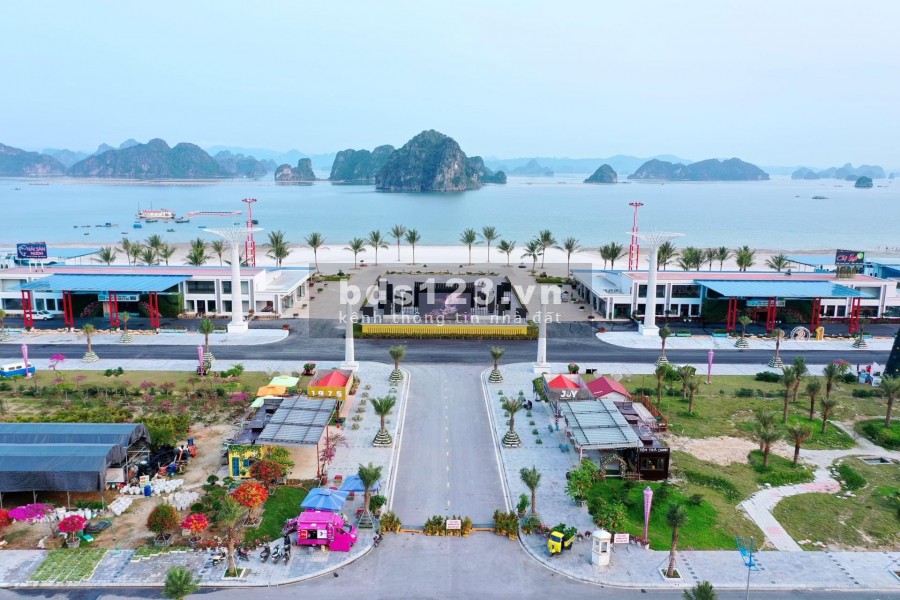 Cần Bán LK34 Dự án Phương Đông Vân Đồn Trục đường rộng