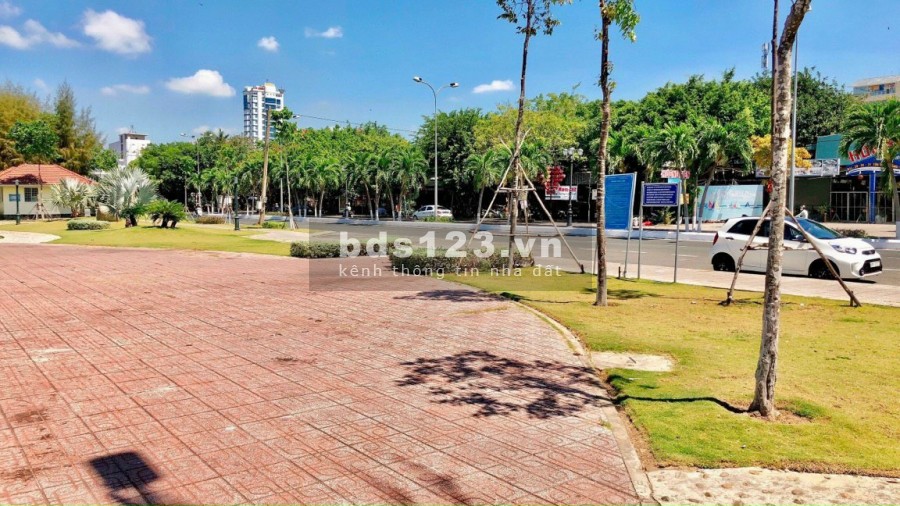 BÁN GẤP lô đất 15x60m thổ cư 100% MT đường Tôn Đức Thắng khúc Lạc Hồng Gía 33 TỶ