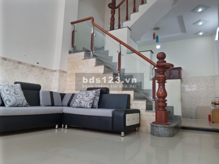 Cho thuê nhà 4pn giá 8tr y hình đăng đường Hương Lộ 2