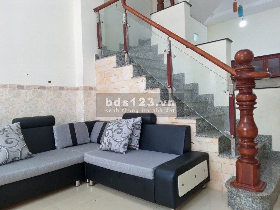 Cho thuê nhà 4pn giá 8tr y hình đăng đường Hương Lộ 2