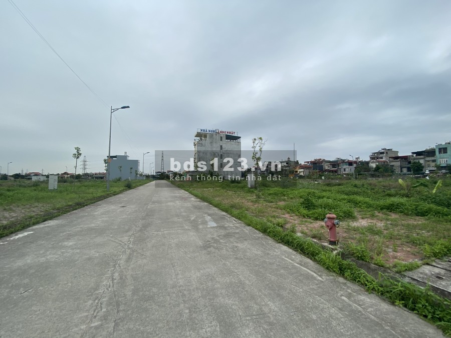 Cần tiền nên bán gấp 2 lô đất trung tâm TP Uông Bí dự án TTTM cầu sến và hoa nhàn A