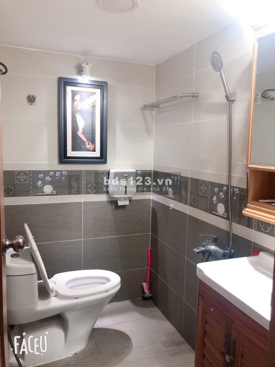 Bán gấp nhà Mặt tiền Xóm Chiếu, Q4, 48m2, 4 lầu, chỉ 6,3 Tỷ!