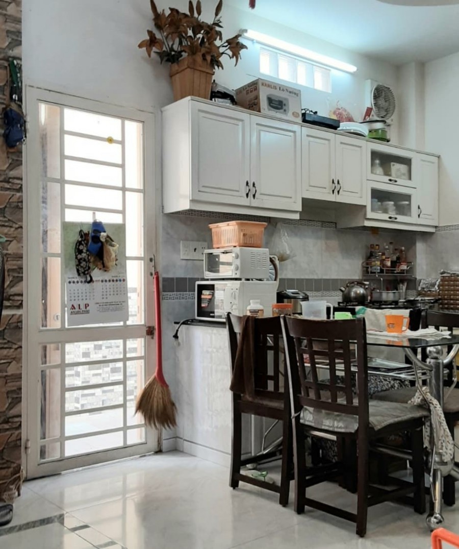 Bán gấp nhà hẻm xe hơi Hoàng Hoa Thám, Phú Nhuận, lô góc thông thoáng, 38m2, 4 tầng BTCT, 4PN + 4WC. Dọn vào ở ngay!!!