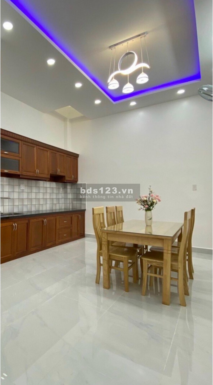 Nhà 5 tầng HXH Quận Gò Vấp dt 4 x 15m khu vực Vip giá 6.3 tỷ (TL).