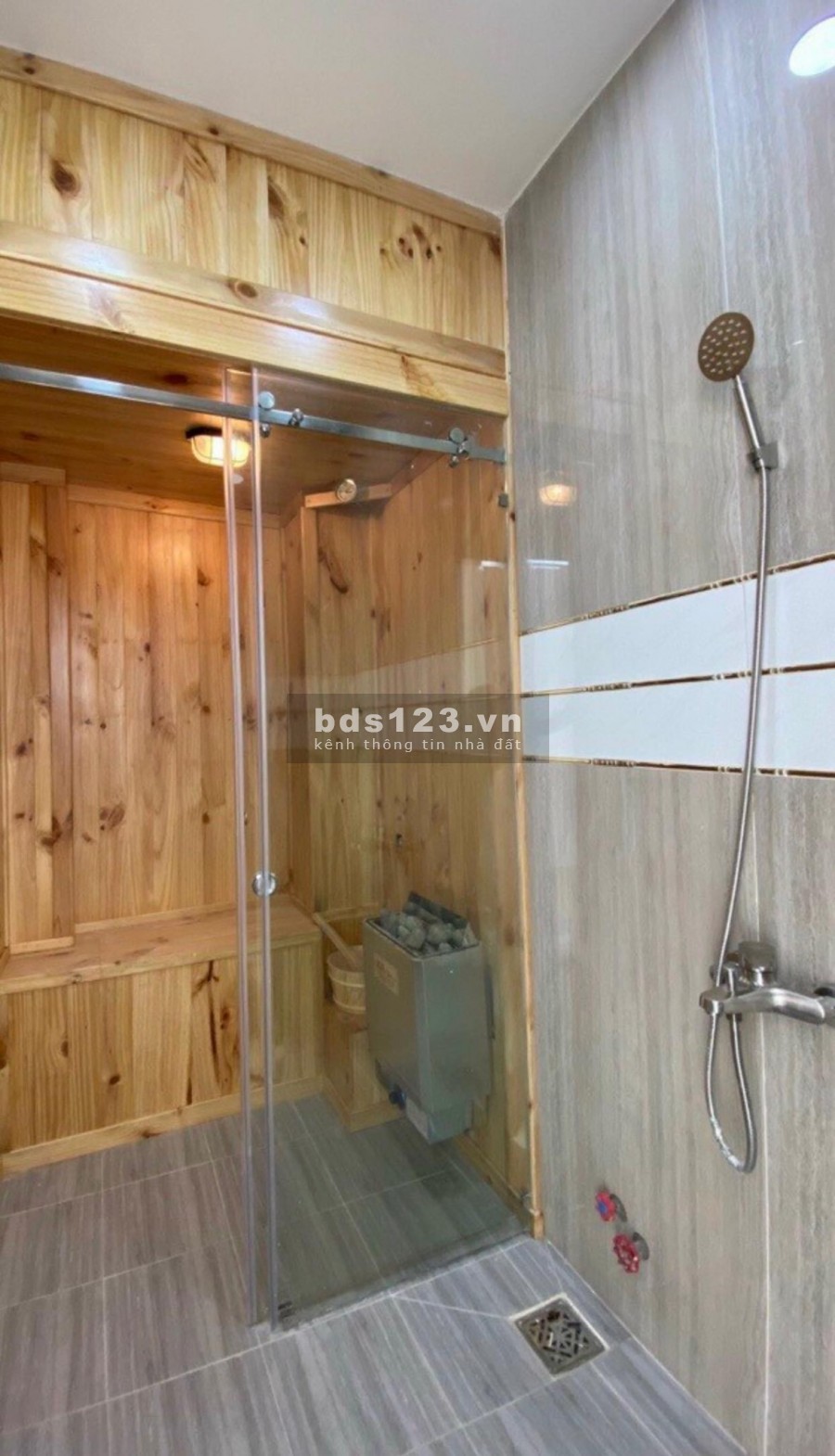 Nhà 5 tầng HXH Quận Gò Vấp dt 4 x 15m khu vực Vip giá 6.3 tỷ (TL).