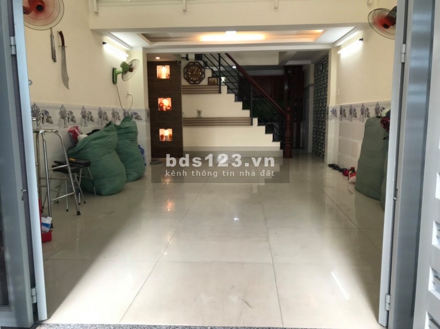 Bán gấp nhà gần Võ Văn Kiệt Quận 1 giá dưới 3 tỷ
