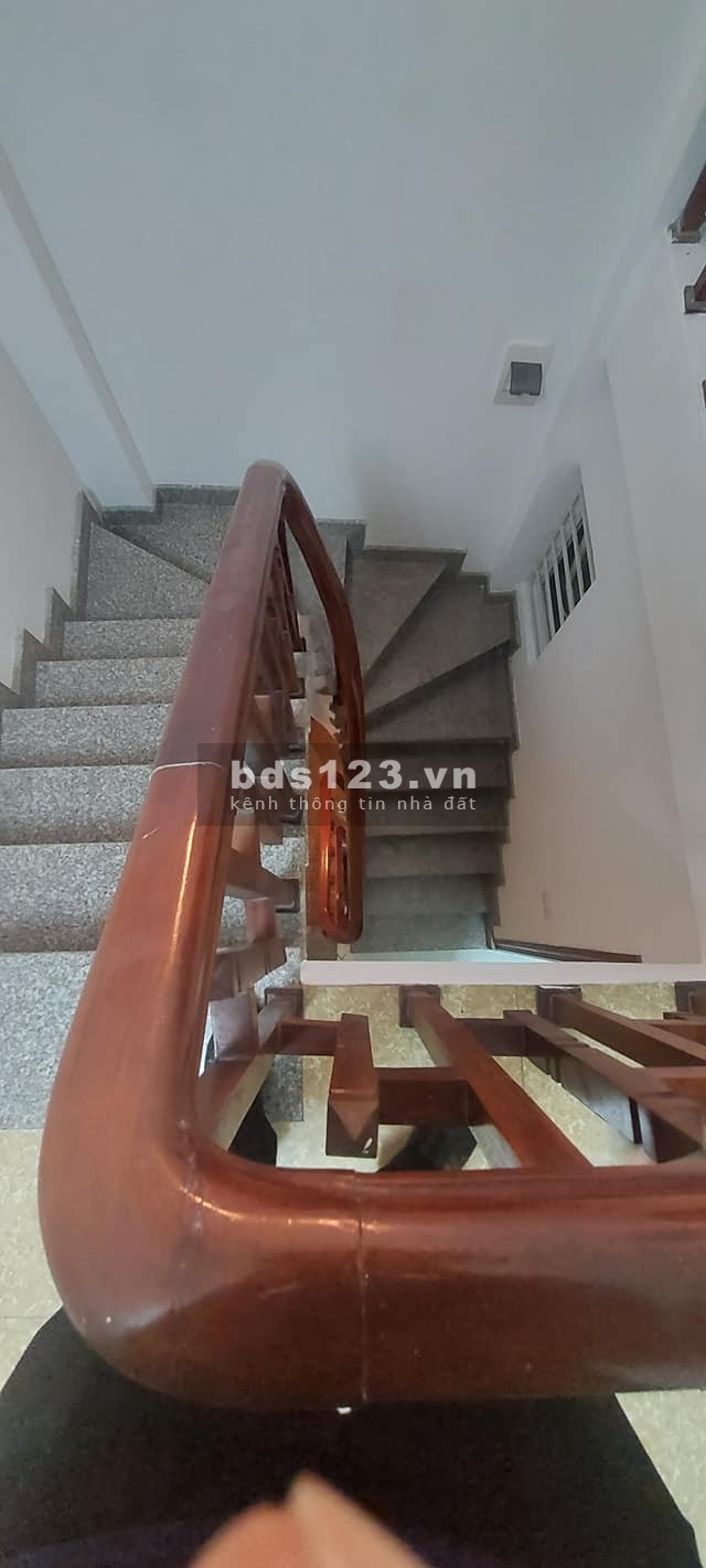 Phân lô Văn Cao 30mx4 tầng, gần phố, 2.7 tỷ