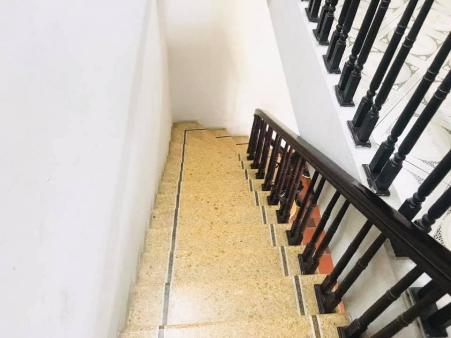 Bán Nhà Mặt Hồ Ngõ 68 Cầu Giấy, 45m2 x 6 Tầng, Lô Góc, Kinh Doanh Chỉ 11 Tỷ.