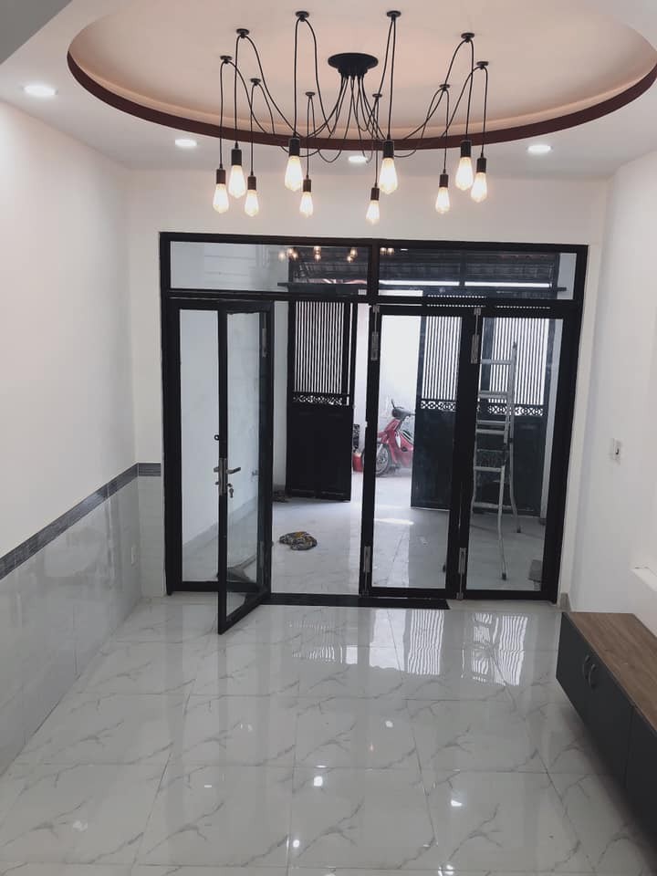 Bán nhà đường Phan Văn trị, vị trí đẹp.