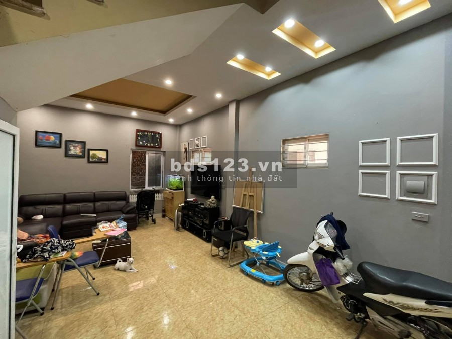 CẦN TIỀN BÁN GẤP NHÀ ĐỊNH CÔNG SIÊU ĐẸP, SIÊU RỘNG, SIÊU RẺ
