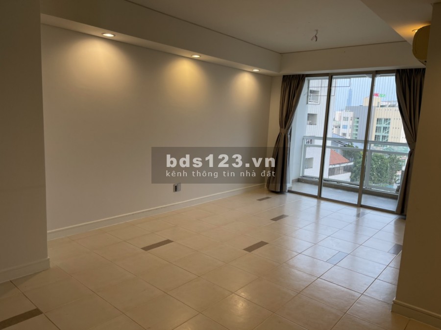 Cho thuê căn hộ 3 phòng ngủ/2WC nội thất cơ bản y hình tại Botanic Tower 15 Triệu tel 0942811.343 Tony
