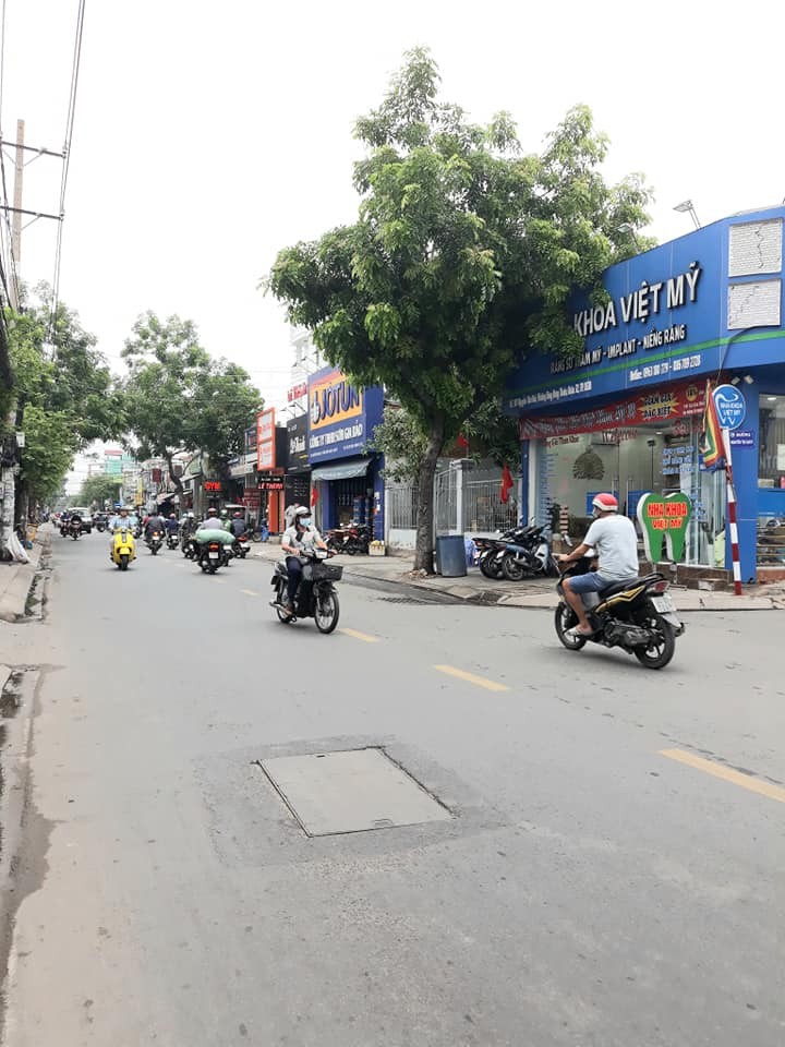 Ôtô đậu trong nhà dt 84m2 cách mặt tiền đường Nguyễn Văn Quá 30m