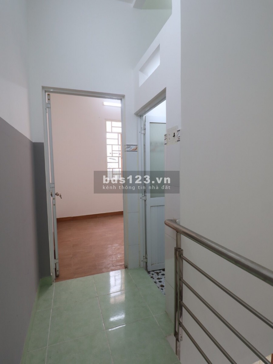 Bán nhà 1/ đường Khánh Hội, P4, Q4. Ngang 5.6m, giá 4ty8 TL