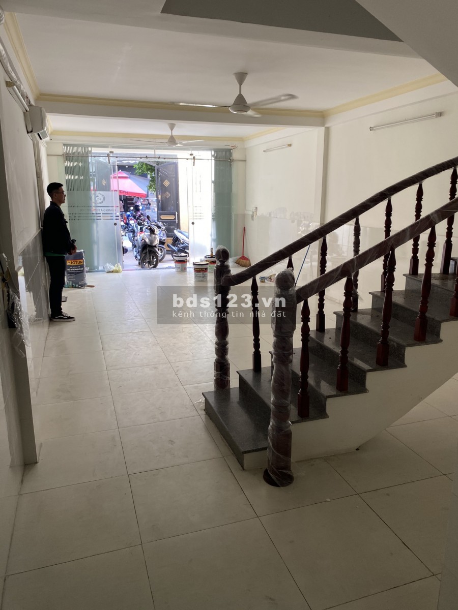 Hẻm Vip Khu D2 4.5x22 Trệt 3Lầu 5P 6WC Giá 40Tr/th