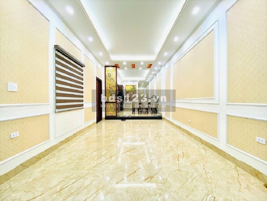 Bán nhà phố Trần Hữu Tước. Lô góc, Vỉa hè, Ô tô, KD, 127m2, MT8.5m 23 tỷ