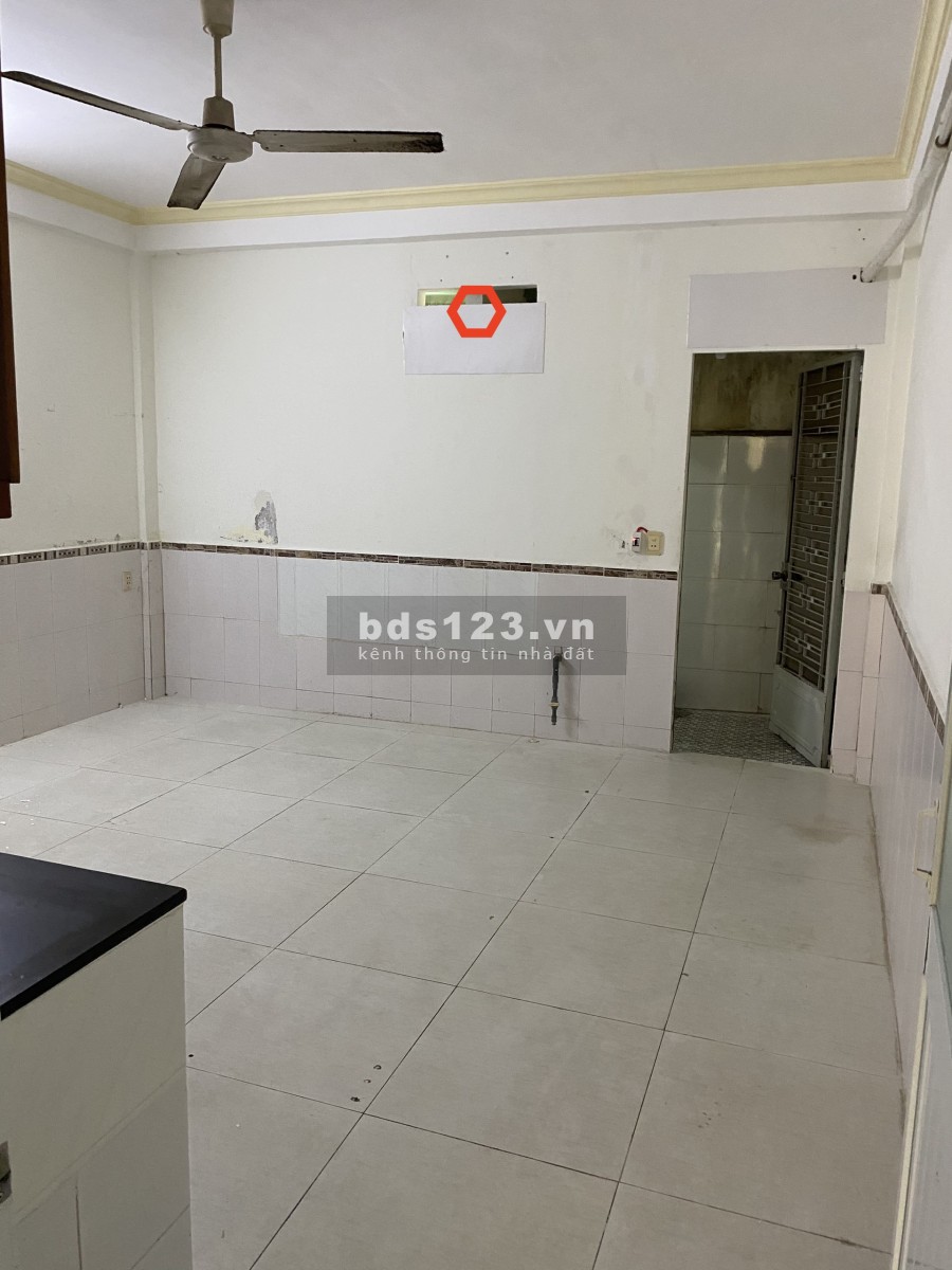HXT D2 4.5x22m trệt, 3lầu, 6phòng, 5wc. Full máy lạnh.