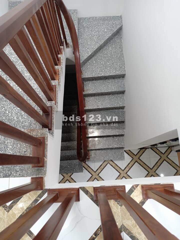 Bán nhà Nguyễn Lương Bằng, 35m2, 4 tầng, 2.85 tỷ. Sổ đỏ.Nhà mới, ở ngay