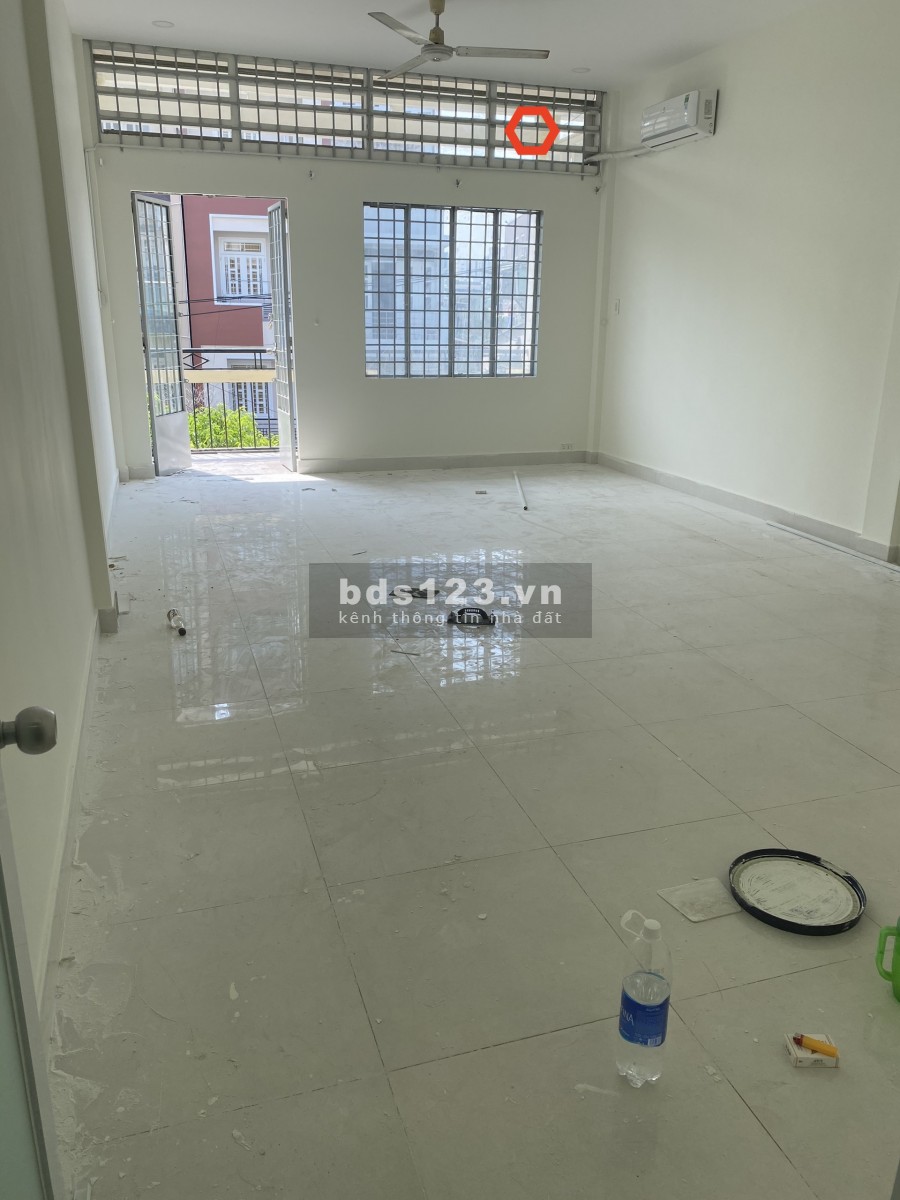 HXT D2 4.5x22m trệt, 3lầu, 6phòng, 5wc. Full máy lạnh.