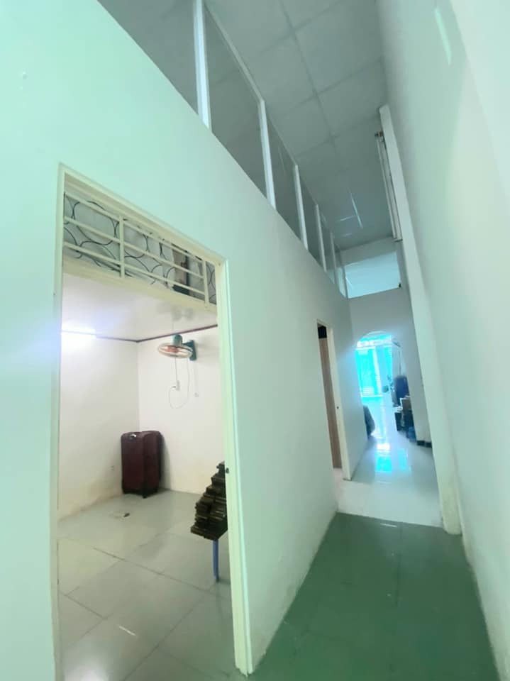 Ôtô đậu trong nhà dt 84m2 cách mặt tiền đường Nguyễn Văn Quá 30m