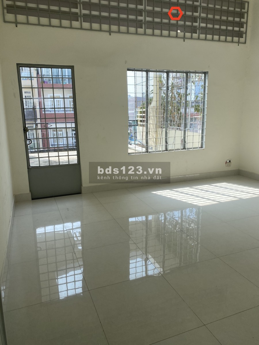 HXT D2 4.5x22m trệt, 3lầu, 6phòng, 5wc. Full máy lạnh.