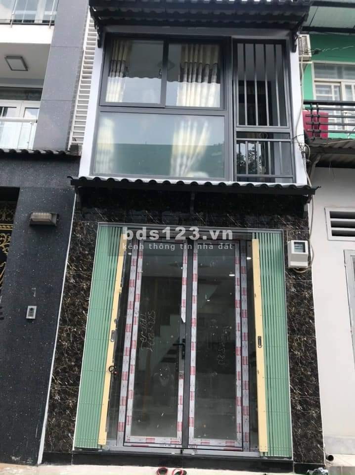 Cần tiền bán gấp nhà ngay chợ hóc môn 60m2 giá 950tr