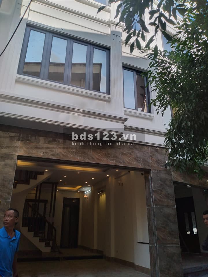 Bán nhà Dương Quảng Hàm 40m2, 5 tầng, 5.7 tỷ. Lô Góc , Văn Phòng, Ô Tô Vào Nhà . Đẹp