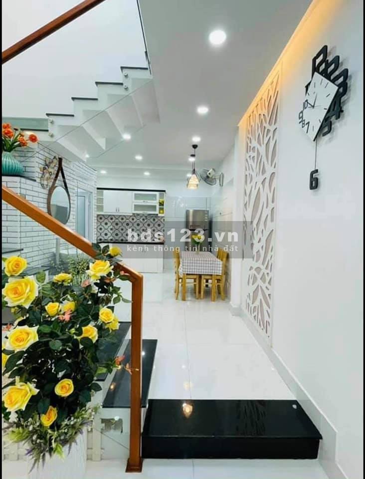 Cần bán nhà 3 tầng 35m2 Quận 10 đường Ngô Quyền 4.1 tỷ - 0798919986