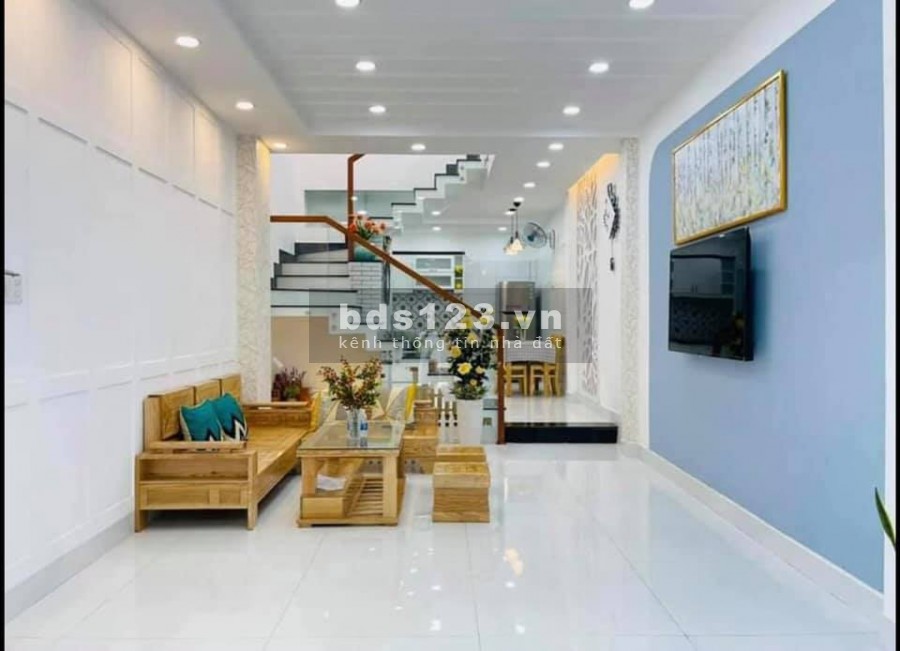 Cần bán nhà 3 tầng 35m2 Quận 10 đường Ngô Quyền 4.1 tỷ - 0798919986