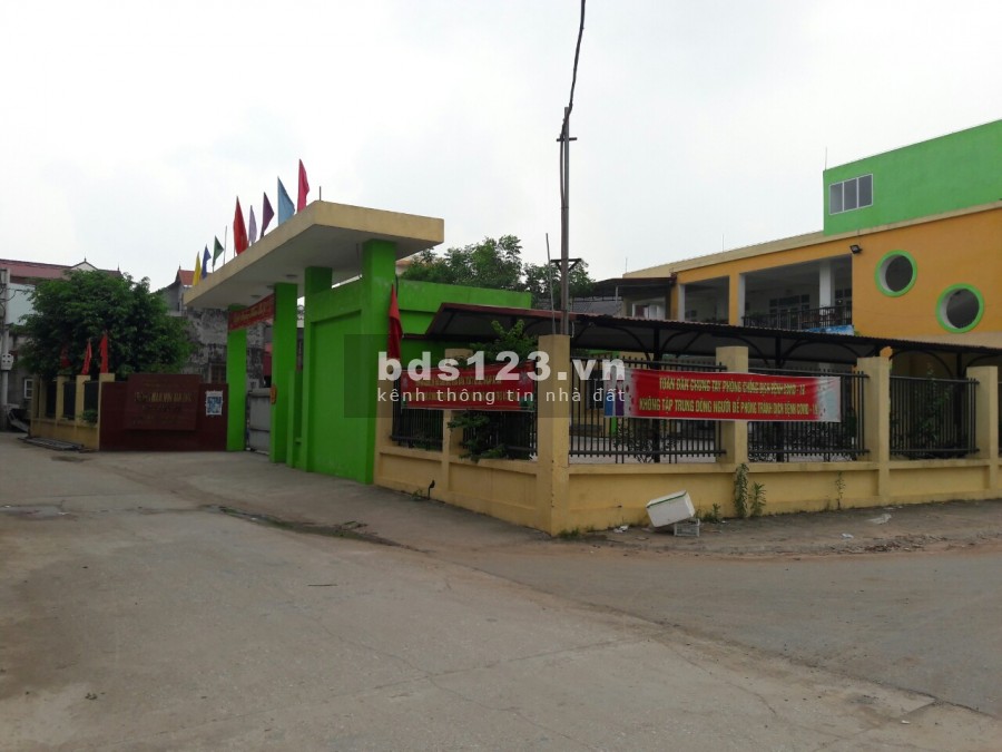 Cho thuê mặt bằng Gia Lâm kd làm xưởng, kho bãi dt 140m2, 2 mt, đường 11m view hồ Chử Xá phong thuỷ tài lộc, mặt tiền 10m, 3 ô tô tránh, đường phụ 2 ô tô tránh.
