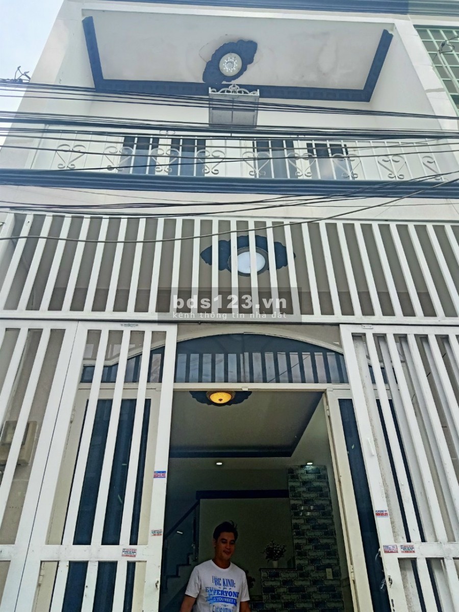 Bán nhà ngay mặt tiền đường Song Hành 90m2 nhà đang kinh doanh do dịch nên chủ nhà cần bán gấp giá 1ty 2