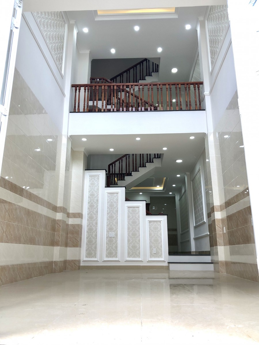 NHÀ SỔ HỒNG RIÊNG 1 lửng 3 lầu, Mặt Tiền Quốc lộ 13. XEM NGAY
