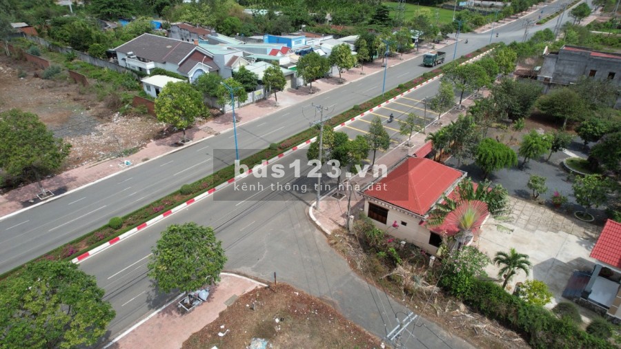 Bán đất mặt tiền Võ Thị Sáu Lê Văn Một, Sổ đỏ, Thổ cư, Giá 6.5 tr/m2, gần chợ Đất Đỏ