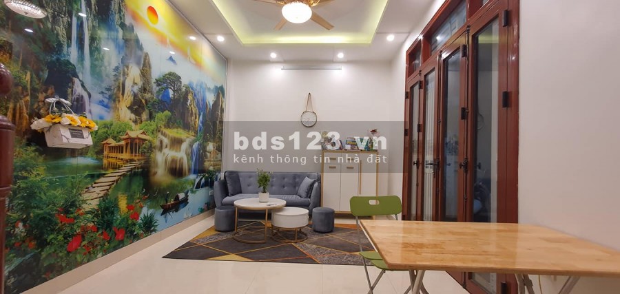 Bán nhà định cư Úc cùng con gái- 3,5T phố Vũ Tông Phan, 5 tầng, sổ đủ 40M2.