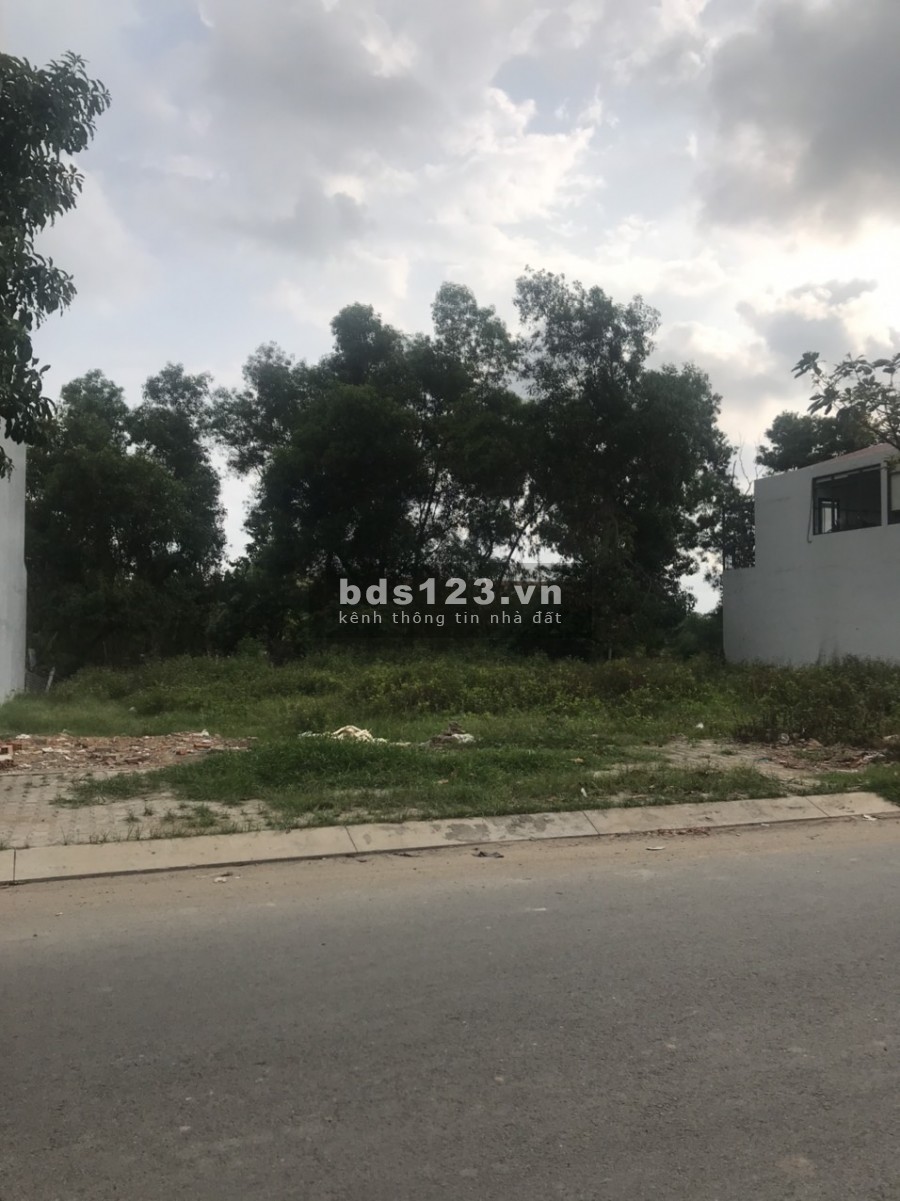BÁN ĐẤT BÌNH CHÁNH GẦN KHU CN TÂN TẠO, DT 85m2