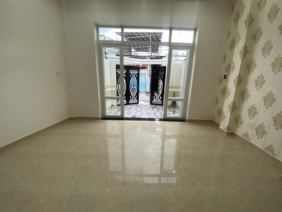 NHÀ SỔ HỒNG RIÊNG 1 lửng 3 lầu, Mặt Tiền Quốc lộ 13. XEM NGAY