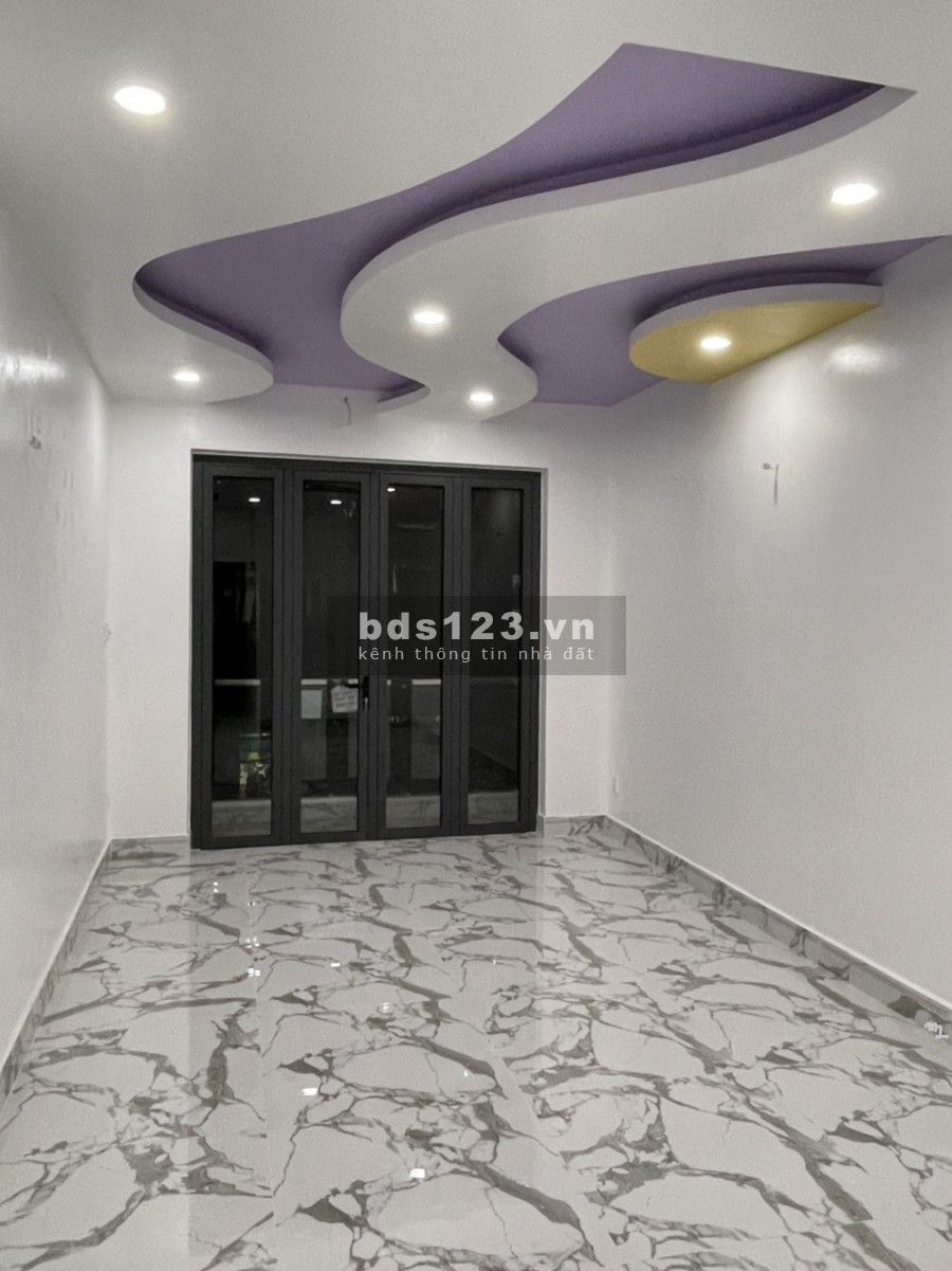Nhà Trần Thủ Độ, 2 lầu, sân thượng, new 100%, giá 16tr