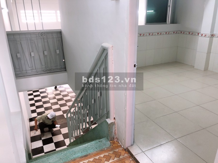 Mặt tiền trước sau Nguyễn Kiệm 1 trệt lửng lầu