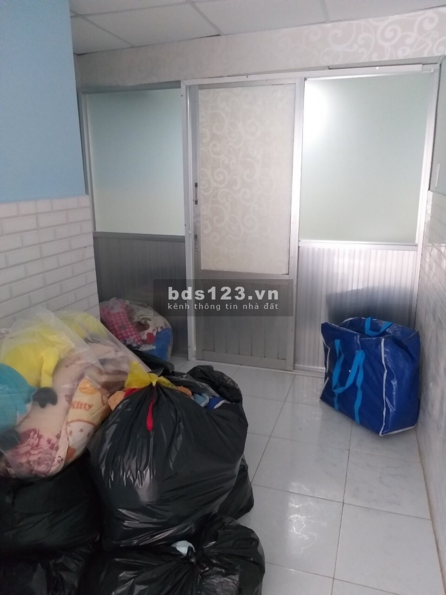 Cần tiền bán gấp nhà hẻm Văn Thân, P.8, Quận 6