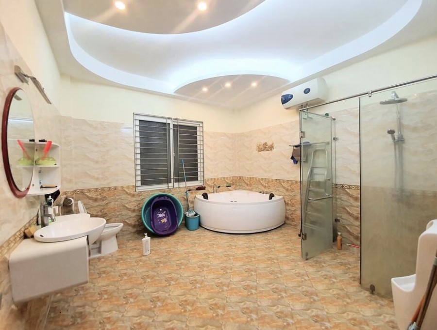 BÁN NHÀ PHỐ NGUYÊN HỒNG PHÂN LÔ Ô TÔ 2 THOÁNG DT 55M 5 TẦNG MT 4,2M GIÁ 12.5 TỶ