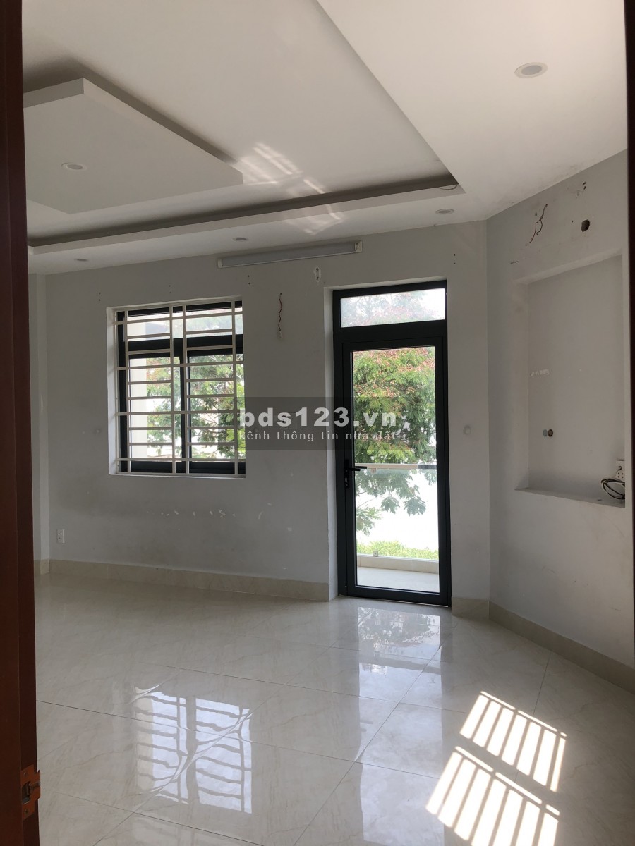 Mới HXH D1 4.3x10m 1T 1 Lững 2 Lầu 4PN 5WC Ở GĐ và KDOL