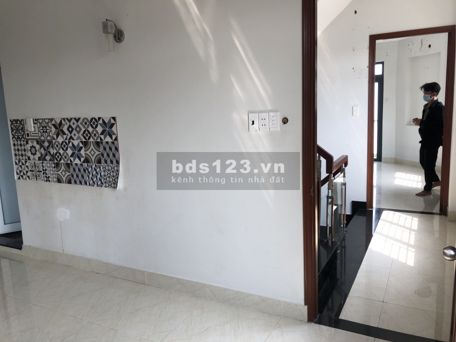 Mới HXH D1 4.3x10m 1T 1 Lững 2 Lầu 4PN 5WC Ở GĐ và KDOL